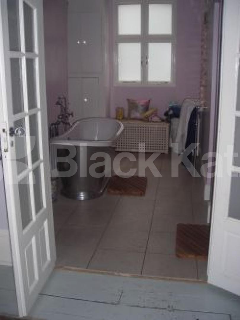 			MUST SEE!, 4 Bedroom, 1 bath, 1 reception House			 Bardolph Road, Tufnell park